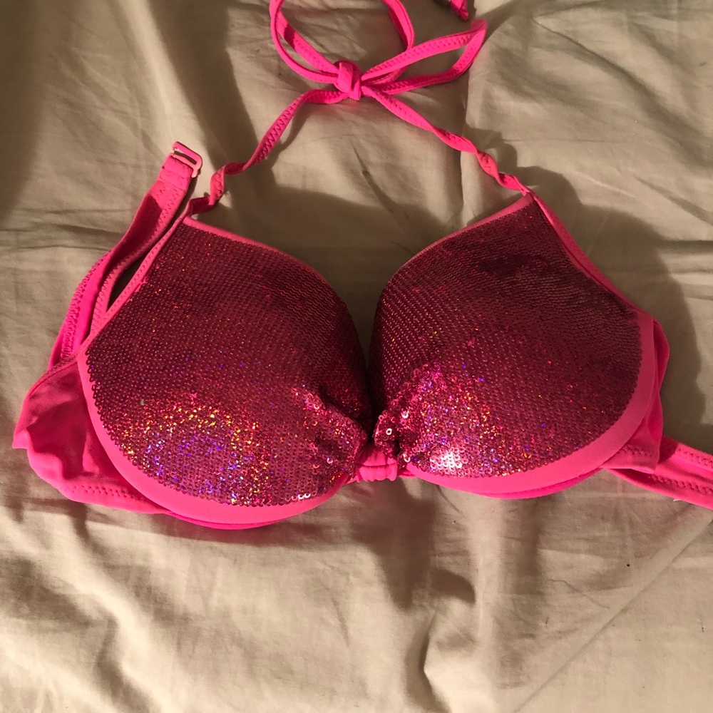 Two vs bikini tops - Picture 2 of 4